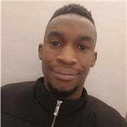 Madrelingua francese, vorrei insegnare a coloro che hanno voglia di migliorare il loro livello in Francese. Sono arrivato in Italia poco fa dal Congo, e in Congo ho insegnato la lingua italiana, dopo 3 anni di apprendimento